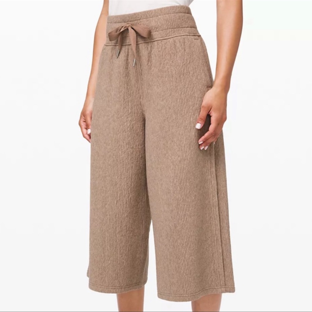 Lululemon Retreat Yourself Crop Special Edition